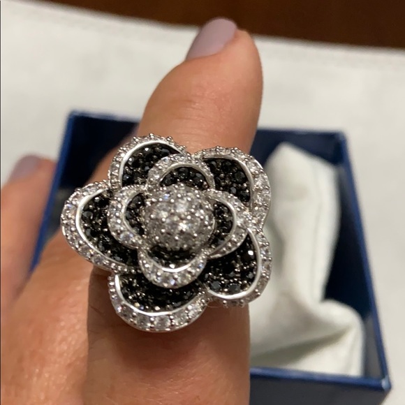 Diamonique Jewelry - Flower 🌸 Diamonique Cocktail Ring